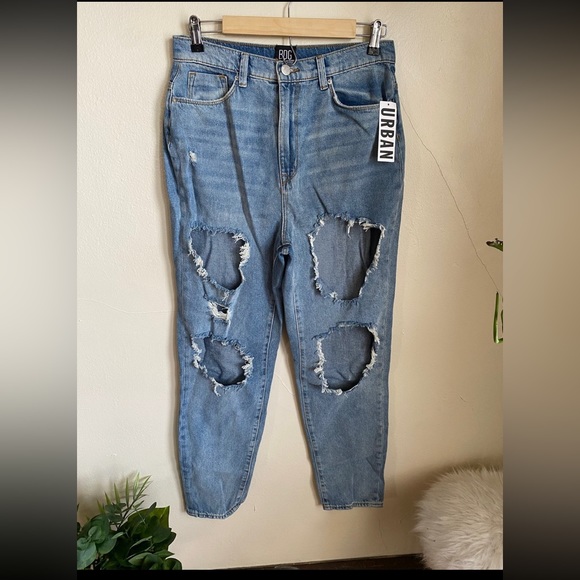 High Rise Mom Jean - Picture 2 of 5